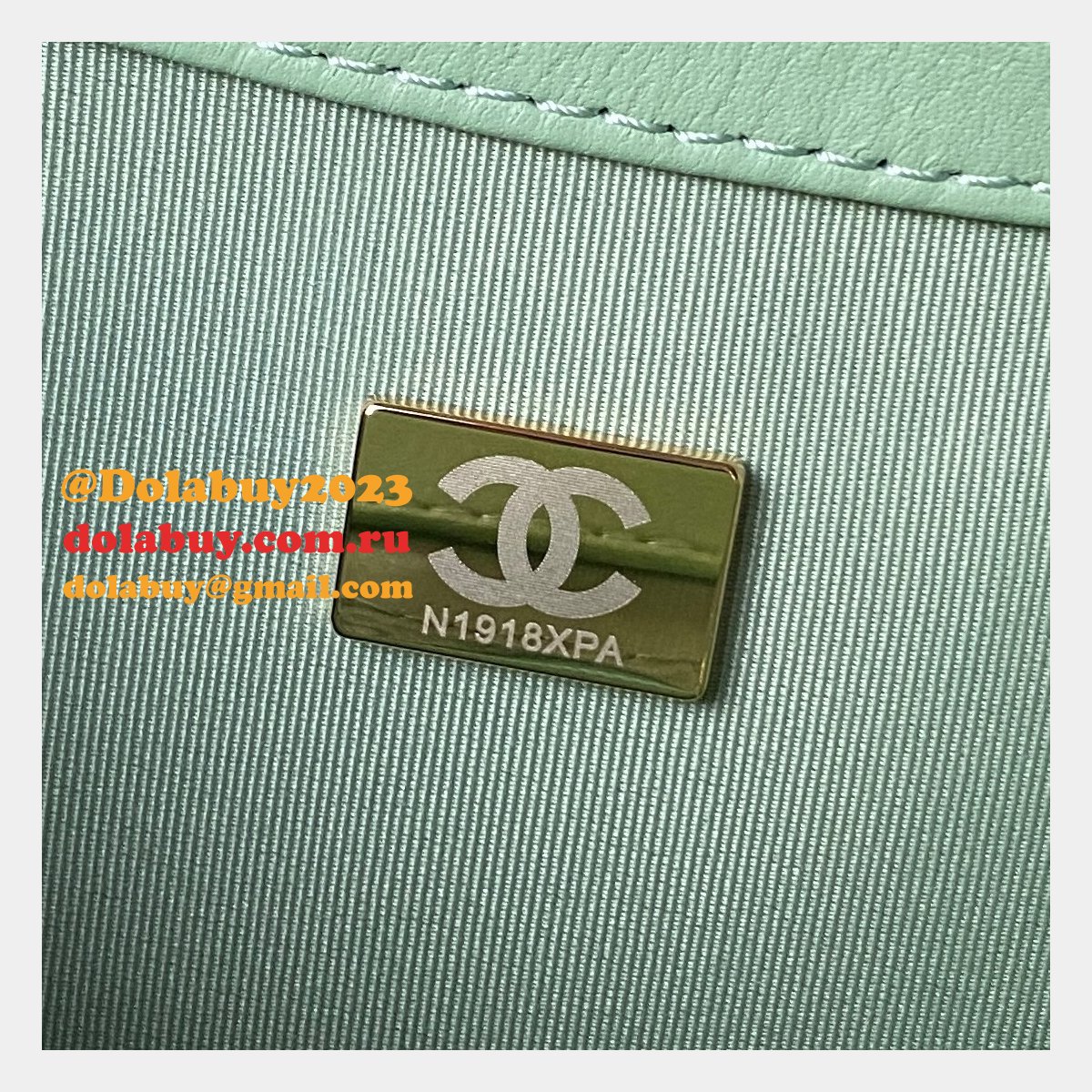 Luxury Designer Replica Messenger AS4610 Copy Bag