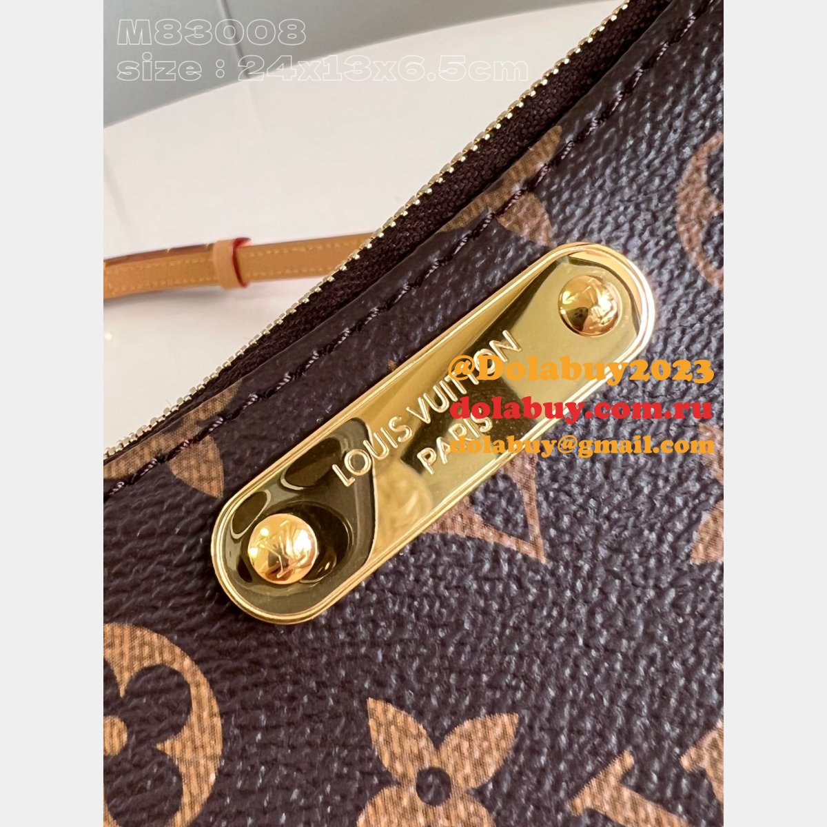 Liv Pochette Monogram Gifts M83008 Knockoff Louis Vuitton Bag