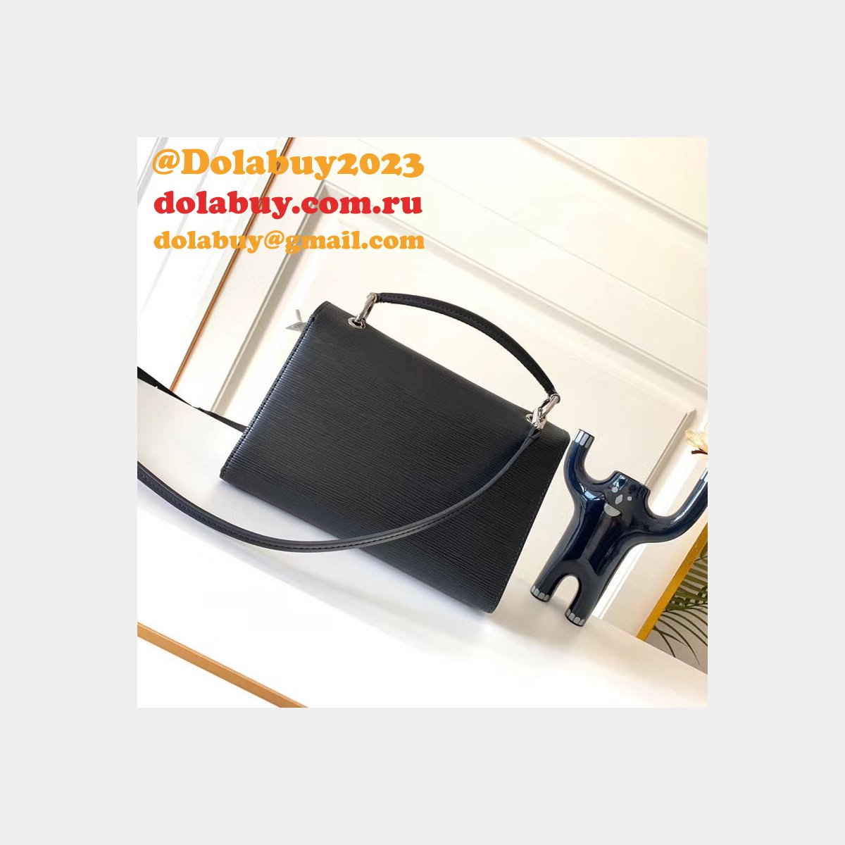 Luxury Louis Vuitton Pochette Grenelle Epi M55981 Leather
