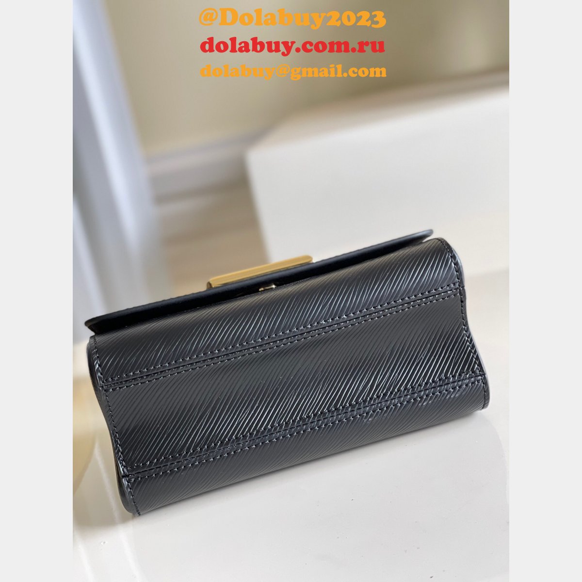 Louis Vuitton Replicas Twist PM Epi Leather M50332 Black/White 7 Star
