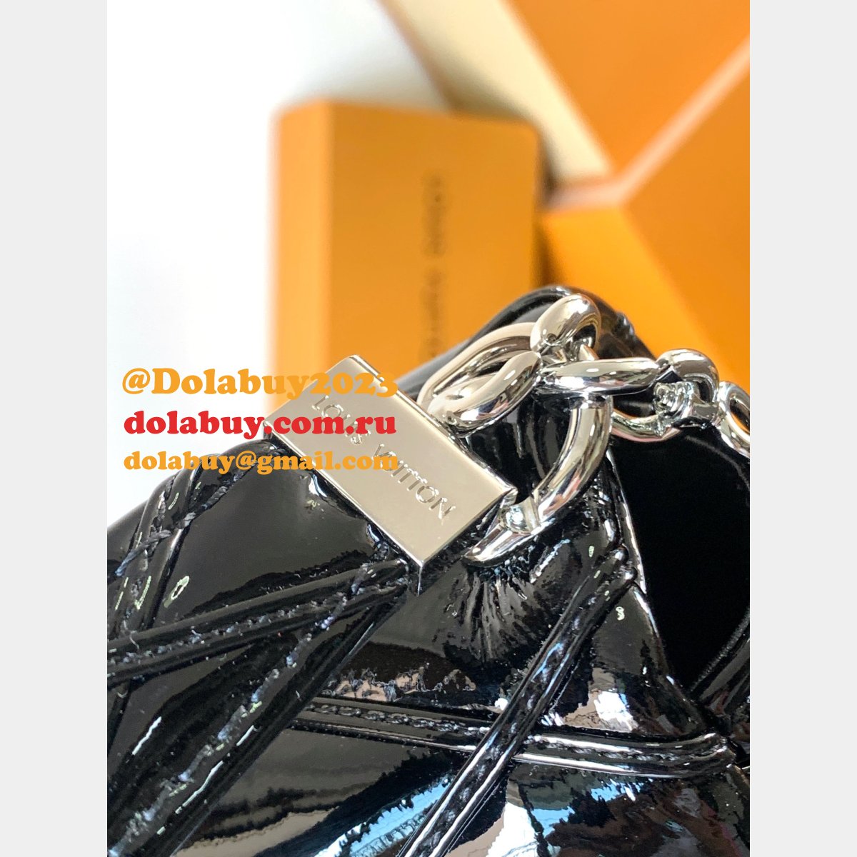7 Star Luxury Patent Lambskin GO-14 Louis Vuitton Replica Twist Bag