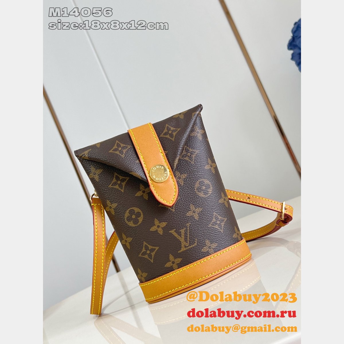 Fashion Show Envelope Pouch M14056 Louis Vuitton Replica Bag
