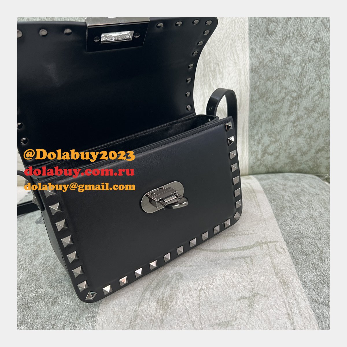 Cheap Fake Valentino Garavani Rockstud Calf Small Bag