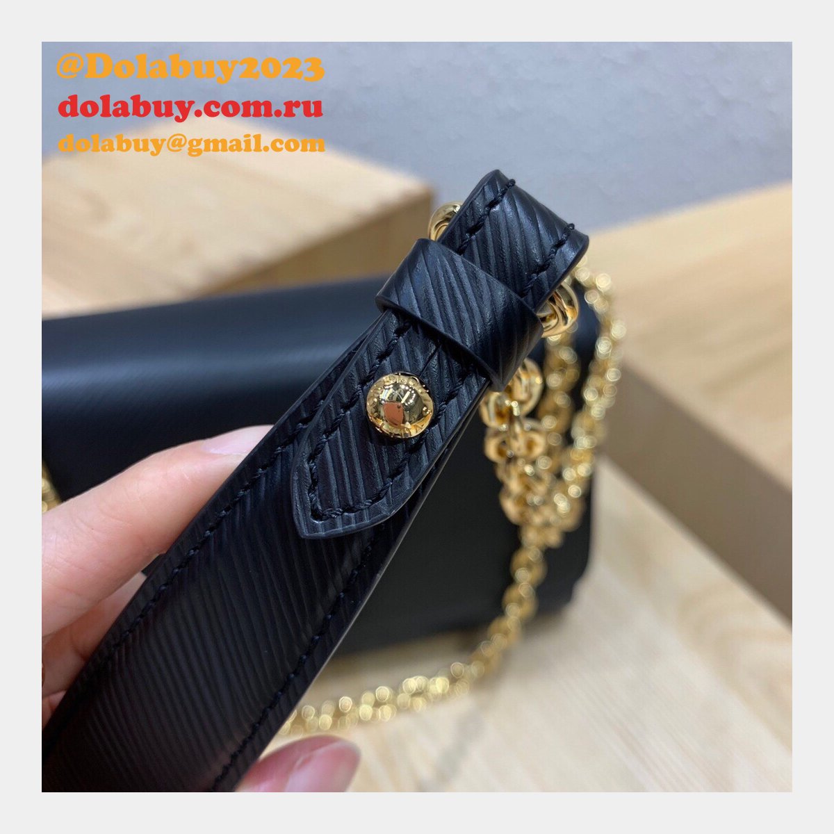 AAA+ Louis Vuitton Twist PM Epi Leather in Black