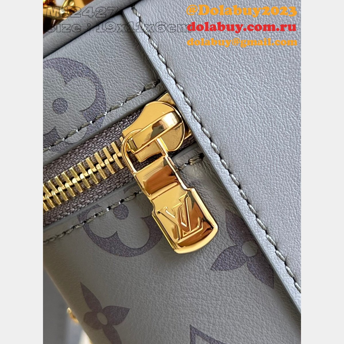 UK Louis Vuitton Replica Vanity Chain Pouch Fashion M12427 Bag