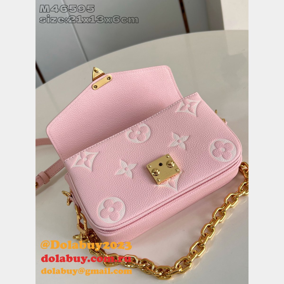 Louis Vuitton Pochette Métis East West M14208 Replica Bag