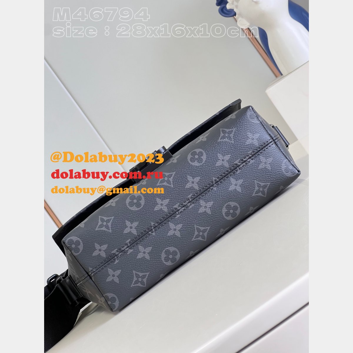 S-Cape Messenger Monogram Eclipse M46794 Louis Vuitton Replicas Bag