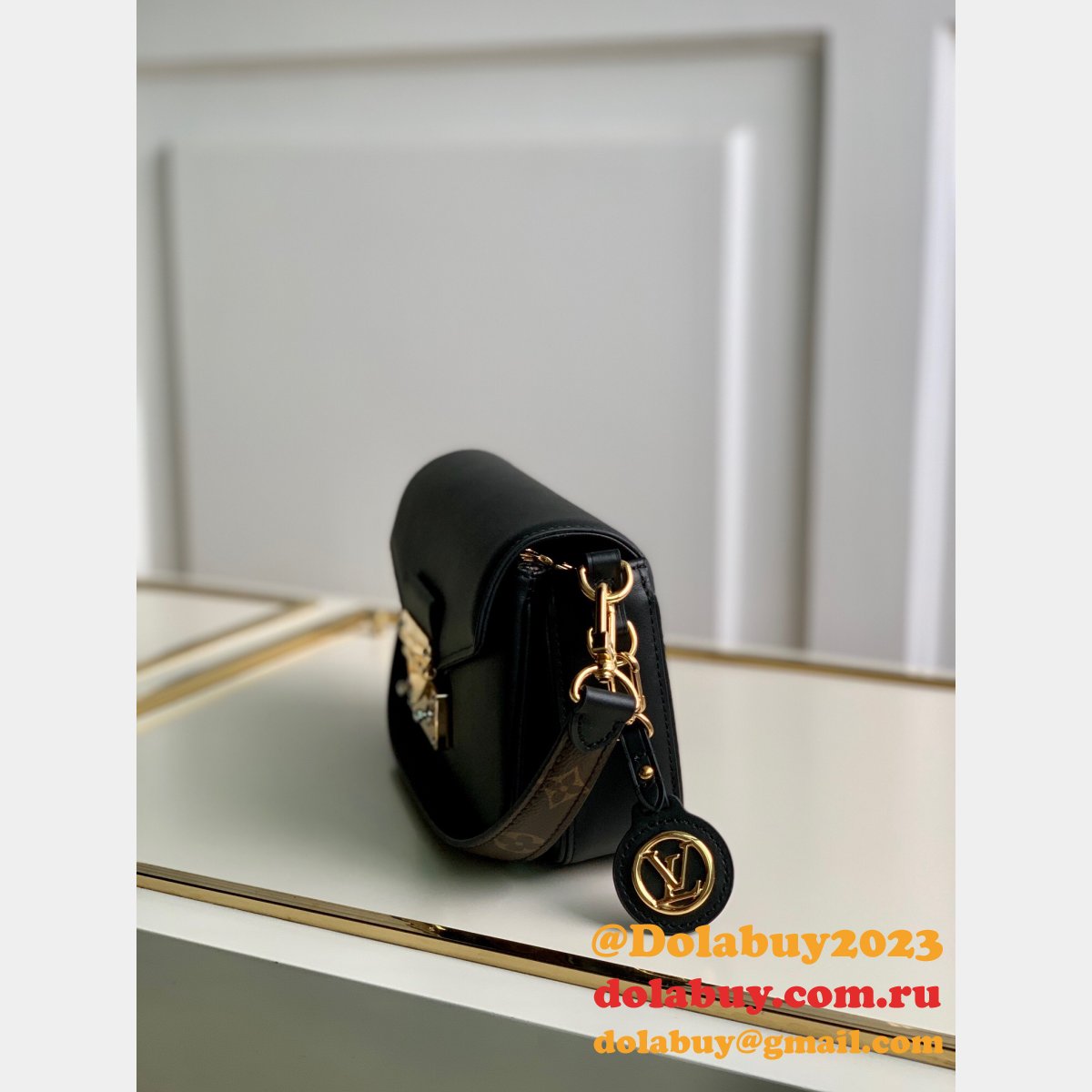 High Quality Perfect Louis Vuitton Fake M20395 2WAY Handbags