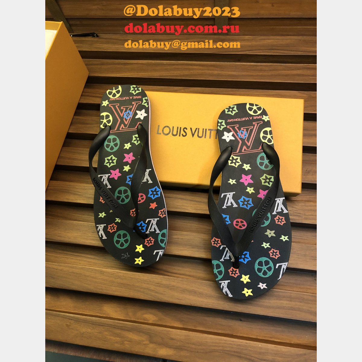 Louis Vuitton Beach Slippers 010