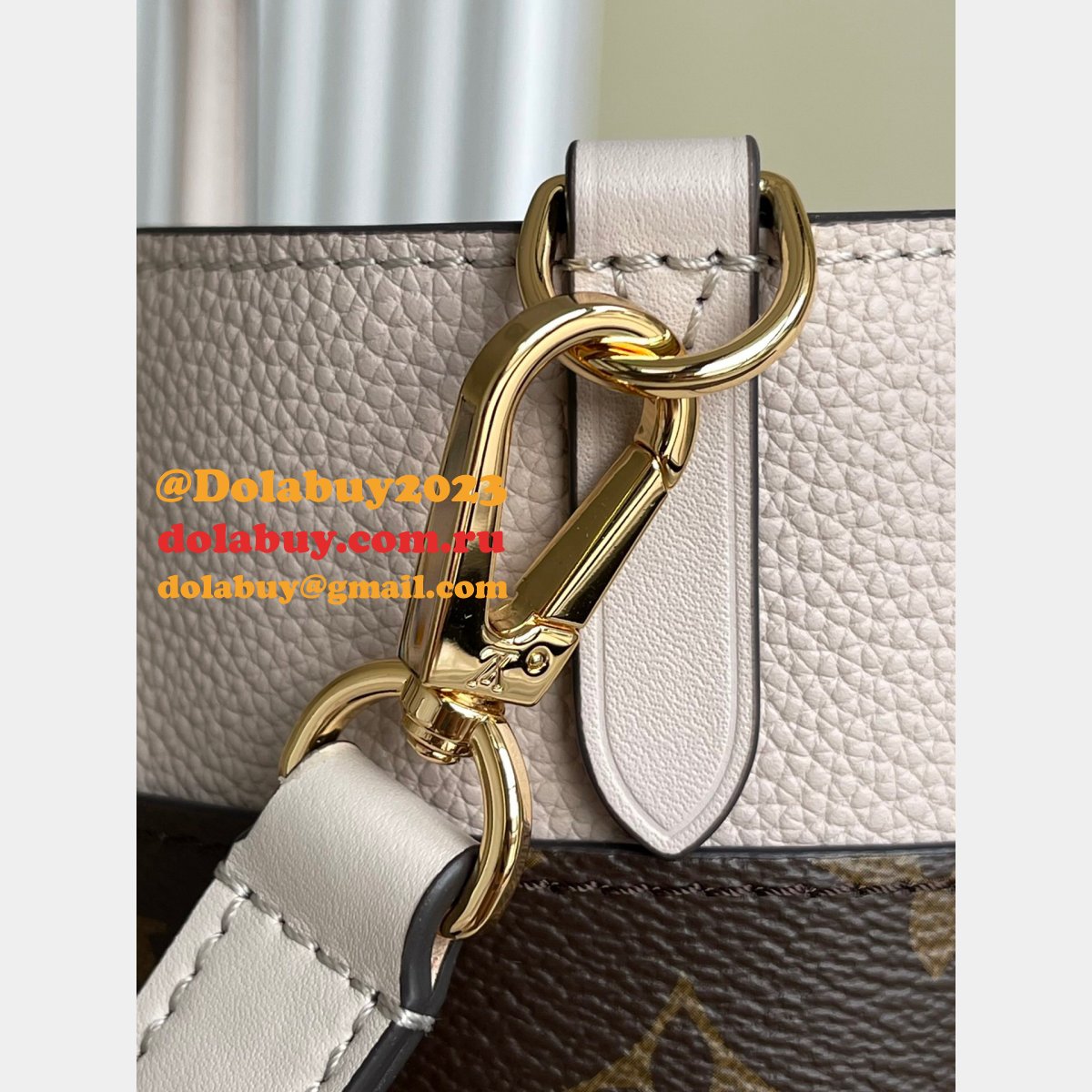 1:1 Replica Louis Vuitton On My Side MM High End Leathers M58485/M56934 Handbags