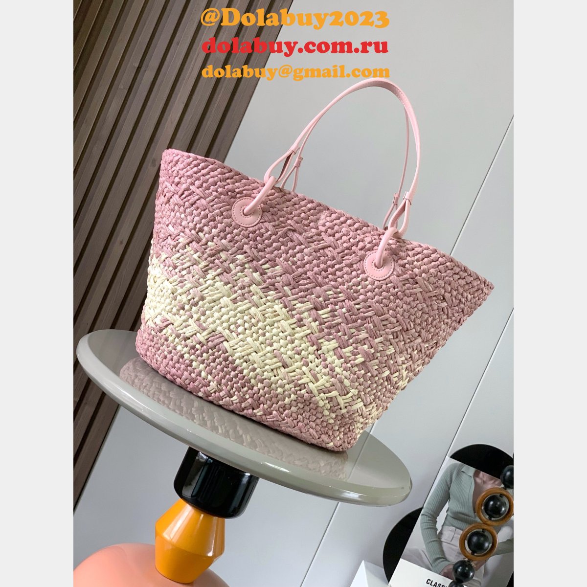 Perfect loewe Anagram Basket bag in iraca palm and calfskin 8008
