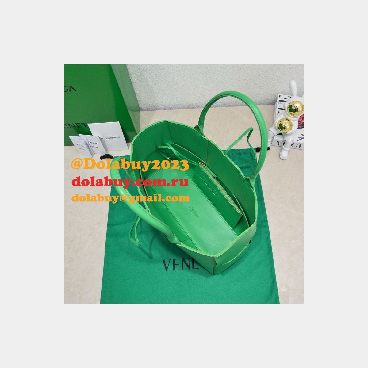 luxury b0tte*a Ven*ta medium arco tote bag 36cm