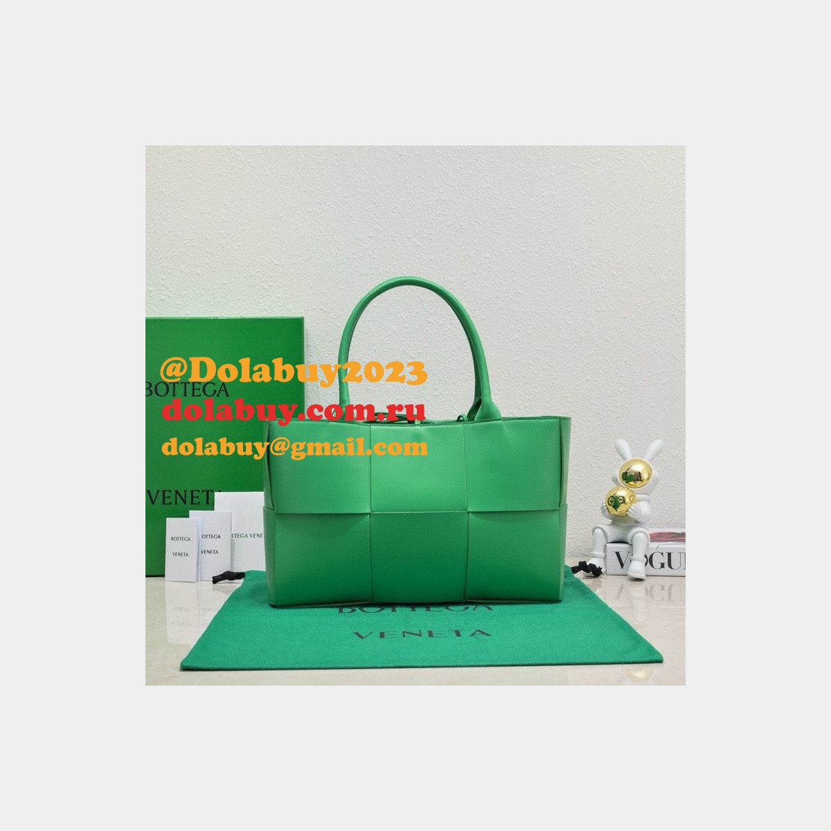 luxury b0tte*a Ven*ta medium arco tote bag 36cm