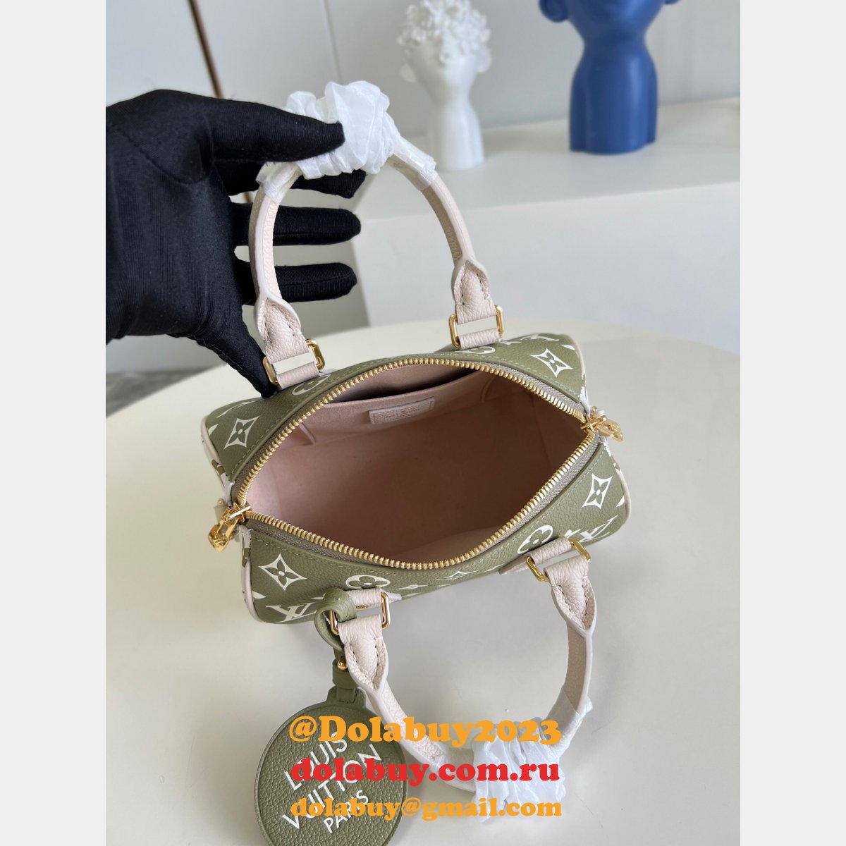 Louis Vuitton cheap replica designer Speedy Bandouliere 20 M46118 Bag