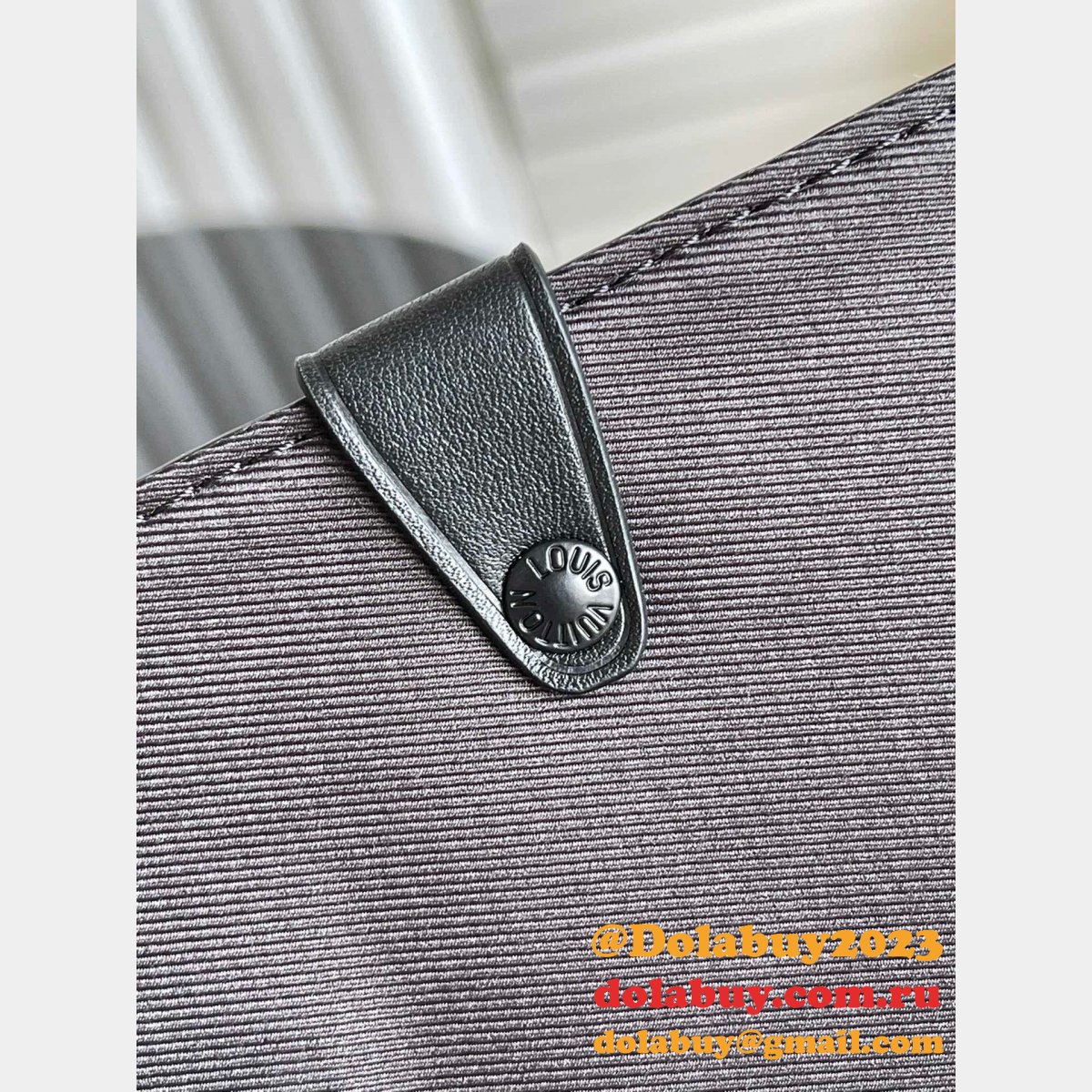 Louis Vuitton Cheap Trunk Messenger Taurillon Monogram M57726 Black