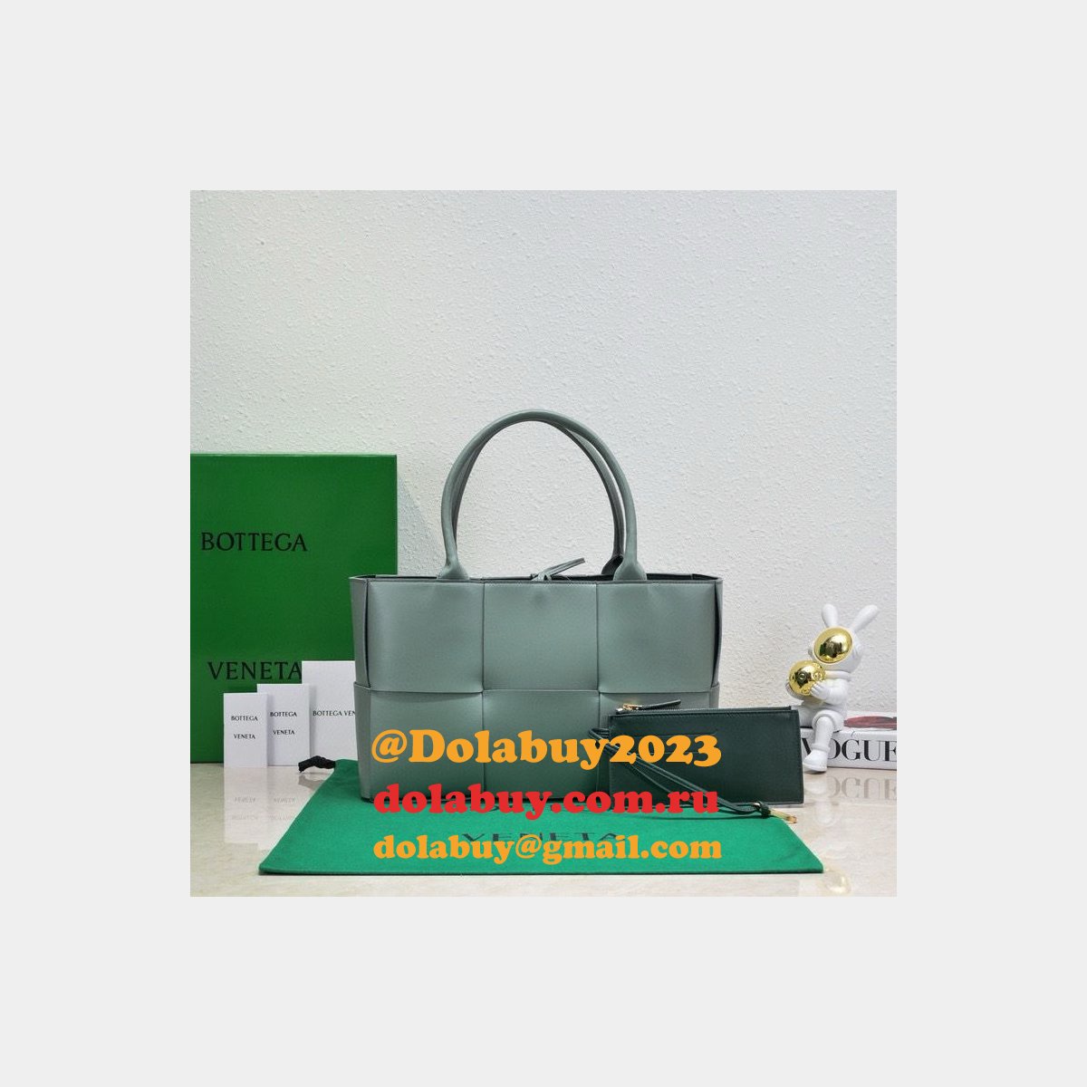 luxury b0tte*a Ven*ta medium arco tote bag 36cm