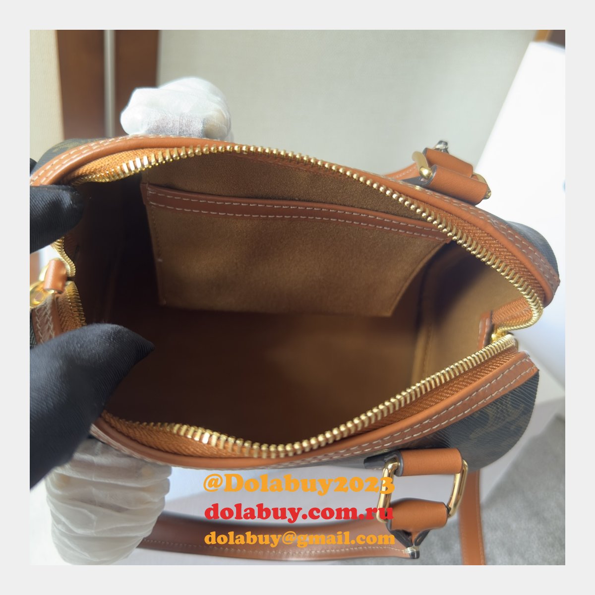 Luxury Celine 197582 Triomphe Small Boston Bag