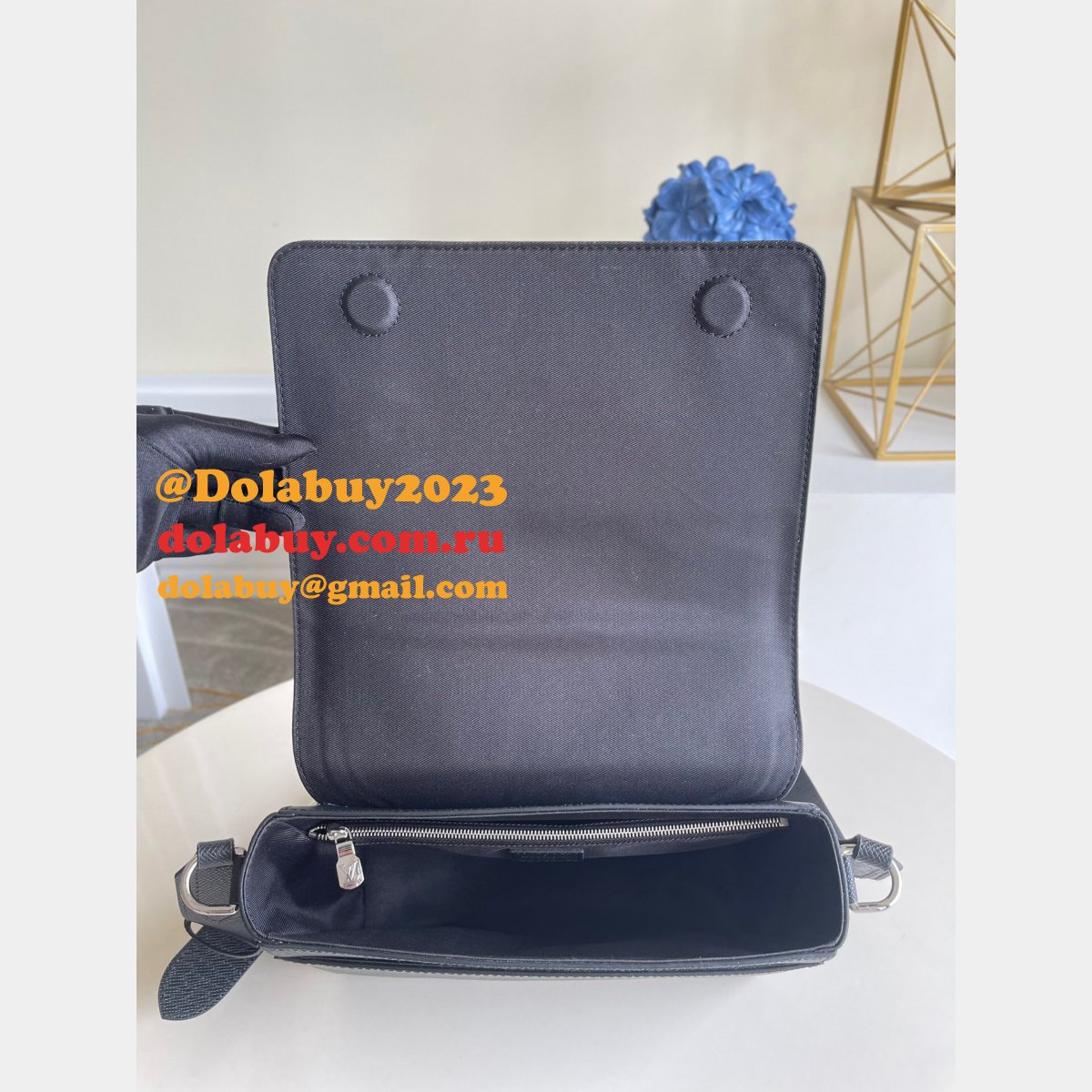 How To Buy Replica Louis Vuitton M30807 New Flap Messenger Taiga Online