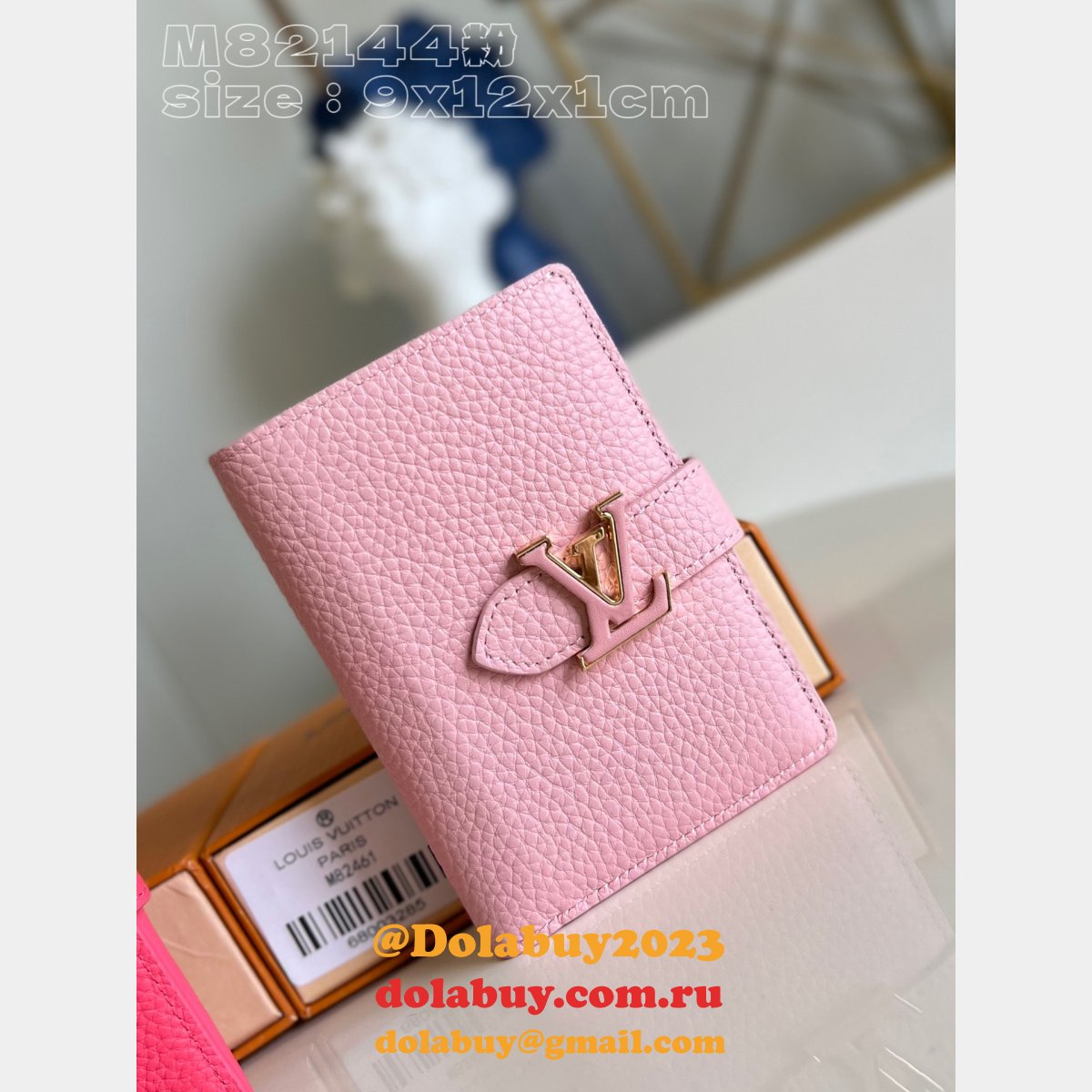 LV M82144/M82198/M82461/M81561 Vertical Compact Wallet Capucines