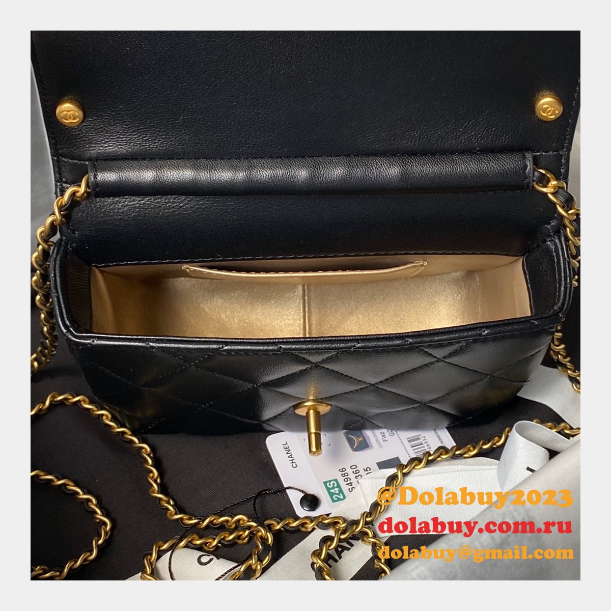 Top Quality CC Shiny Lambskin Crossbody Bag AS4986