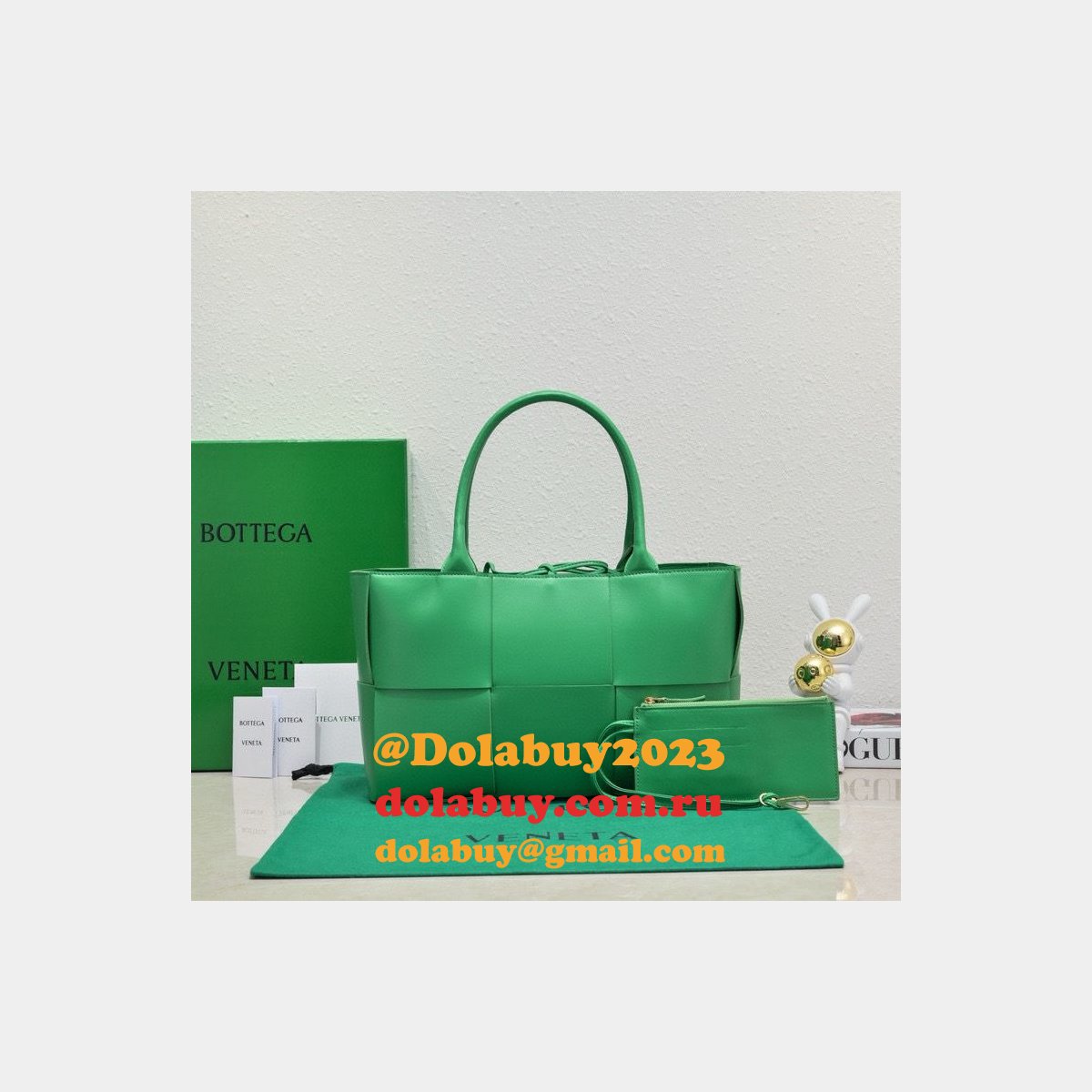 luxury b0tte*a Ven*ta medium arco tote bag 36cm