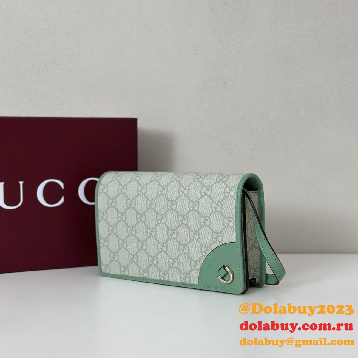 G*u*i designer gg emblem zip around wallet 819122